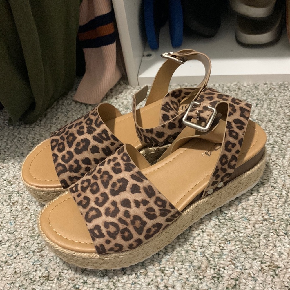 NWOT Soda Wedges 🤎